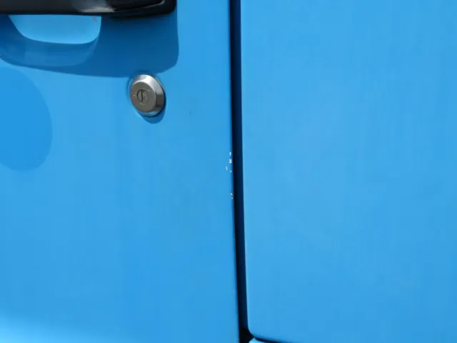 助手席ドア後端に小キズがあります。|日野 レンジャー BKG-FC7JKYA(2WD)の写真12