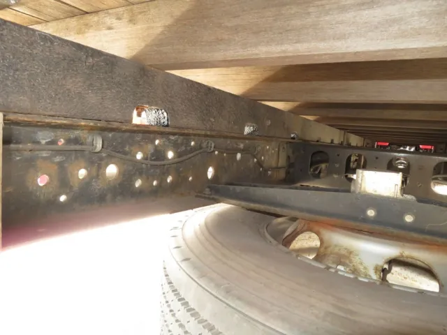 シャーシ内側の状態です。|日野 レンジャー BKG-FC7JKYA(2WD)の写真19