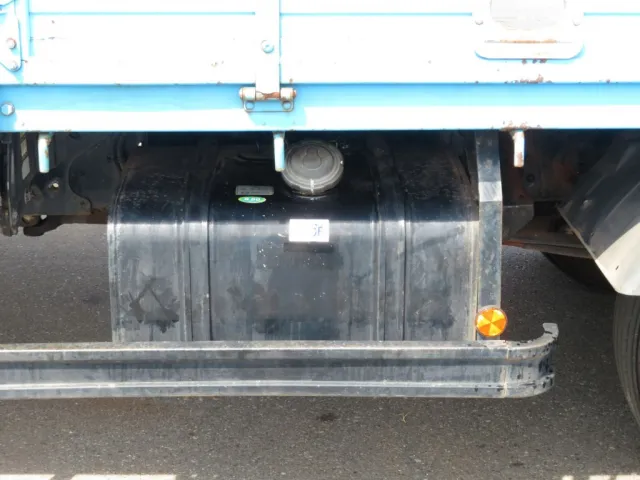 燃料タンクは100Lです。|日野 レンジャー BKG-FC7JKYA(2WD)の写真21