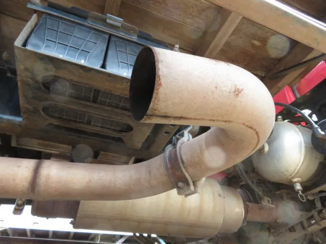 テールパイプ下面に割れがあります。|日野 レンジャー BKG-FC7JKYA(2WD)の写真36