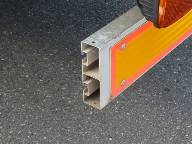 リアバンパー助手席側端のキャップが欠損しています。|日野 レンジャー BKG-FC7JKYA(2WD)の写真42