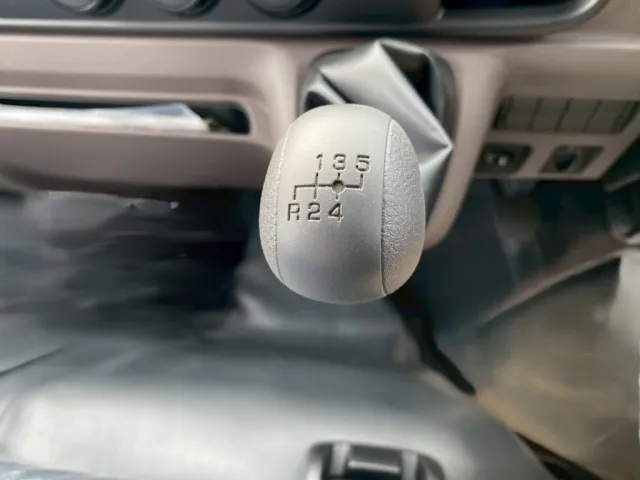 5速MT|三菱 キャンター 2RG-FBA60(2WD)の写真9