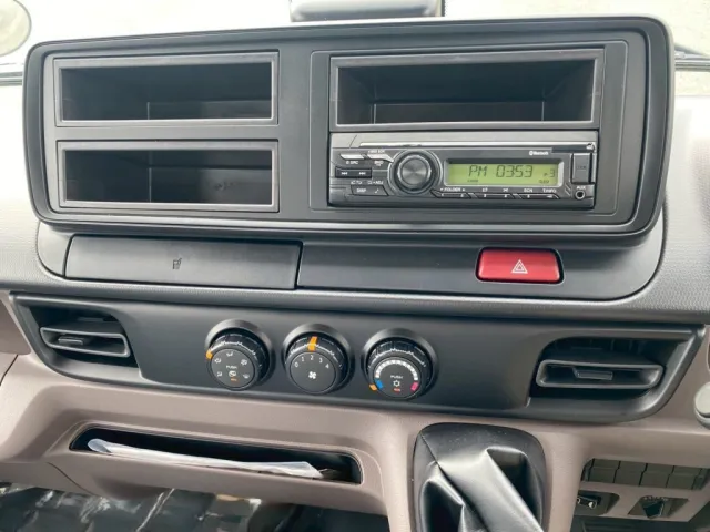 インパネ廻り|三菱 キャンター 2RG-FBA60(2WD)の写真11