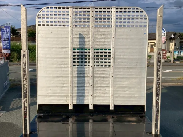 鳥居はアルカー製のアルミ素材です|日野 プロフィア QPG-FS1EWEAの写真6