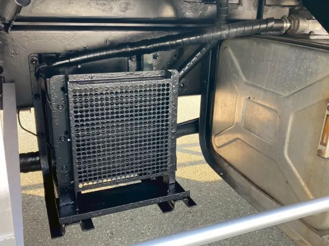 ログのオイルクーラーです|日野 プロフィア QPG-FS1EWEAの写真28