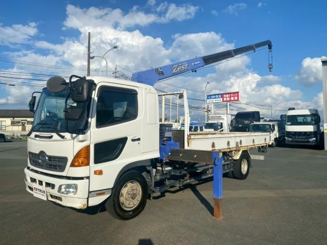 ベッド付キャブです|日野 レンジャー QKG-FE7JLAAの写真1