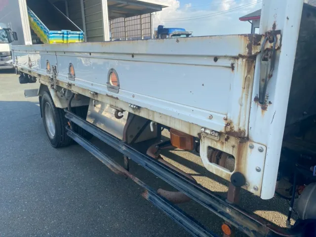 ボデー右アオリにすり傷、サビが有ります（ロープ穴5ケ）|日野 レンジャー QKG-FE7JLAAの写真23