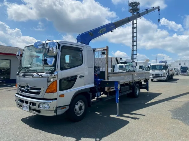 ベッド付キャブです|日野 レンジャー TKG-FD7JLAA(2WD)の写真1