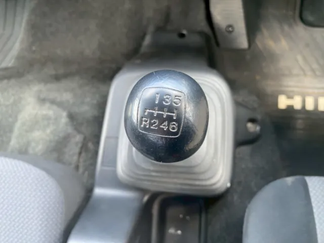 6速MTです|日野 レンジャー TKG-FD7JLAA(2WD)の写真19