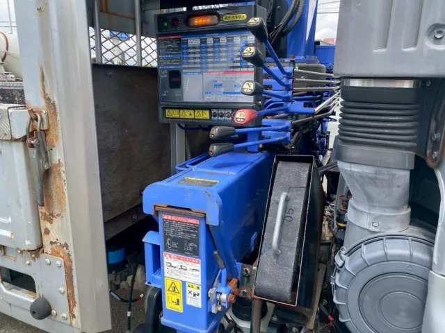 右側クレーン操作レバー周辺|日野 レンジャー TKG-FD7JLAA(2WD)の写真26