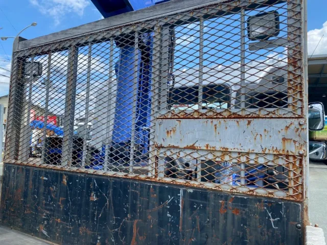 鳥居は金網張りです|日野 レンジャー TKG-FD7JLAA(2WD)の写真28