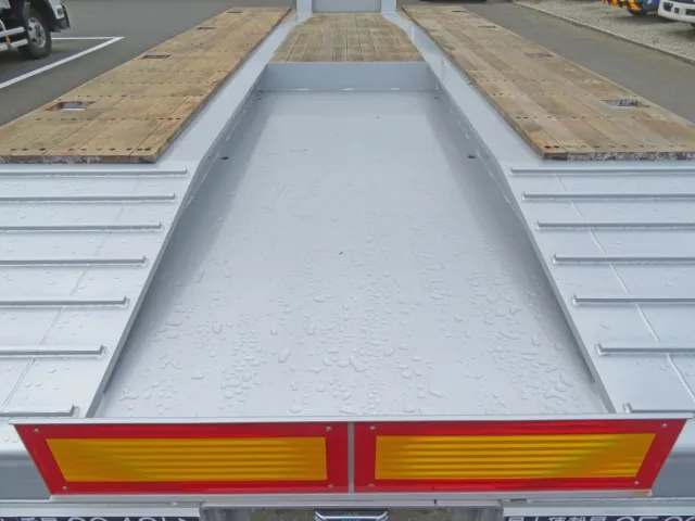 後方中央が段差になっています。|トレクス  PLR330AGの写真8