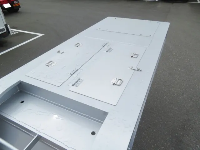 先端部に物入が付いています。|トレクス  PLR330AGの写真11