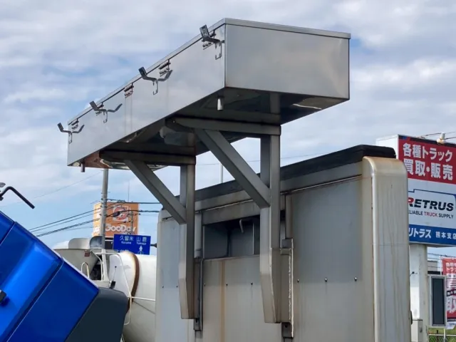 シート乗せ、物入れが付いてます|日野 プロフィア QKG-FW1EXBGの写真14