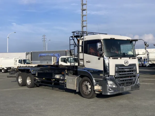 アルミホイル付です|UDトラックス クオン 2PG-CD5CLの写真2