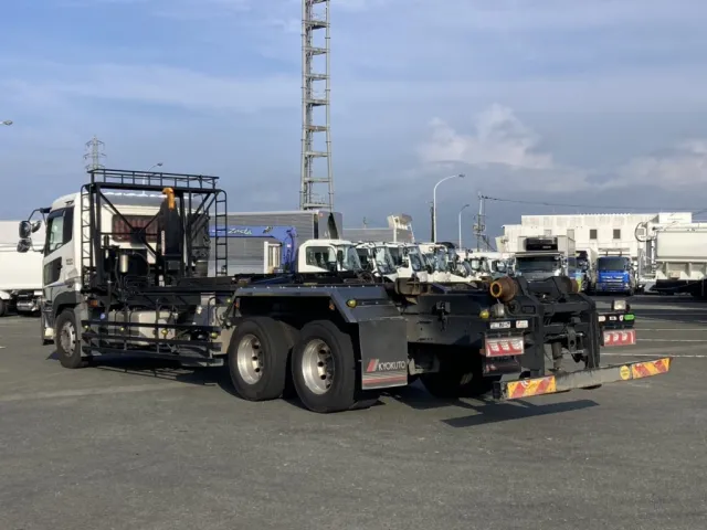 UDトラックス クオン 2PG-CD5CLの写真3