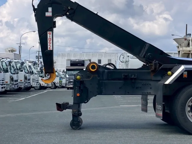 フックを降ろした状態|UDトラックス クオン 2PG-CD5CLの写真15