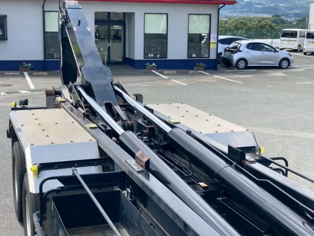 ツインシリンダーです|UDトラックス クオン 2PG-CD5CLの写真16