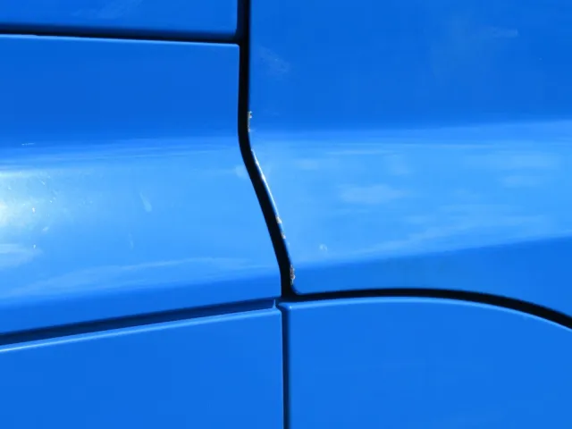 運転席ドアの端にキズがあります。|日野 プロフィア 2DG-SH1EDGGの写真32