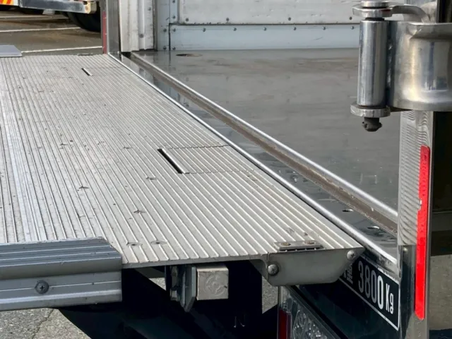 ゲートと床面の状態|いすゞ フォワード 2PG-FSR90T2の写真11