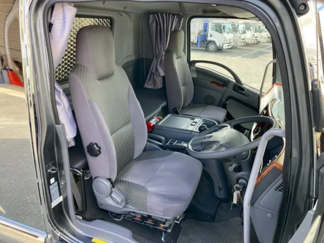 室内|いすゞ フォワード 2PG-FSR90T2の写真15