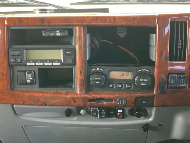 インパネ廻り|いすゞ フォワード 2PG-FSR90T2の写真18