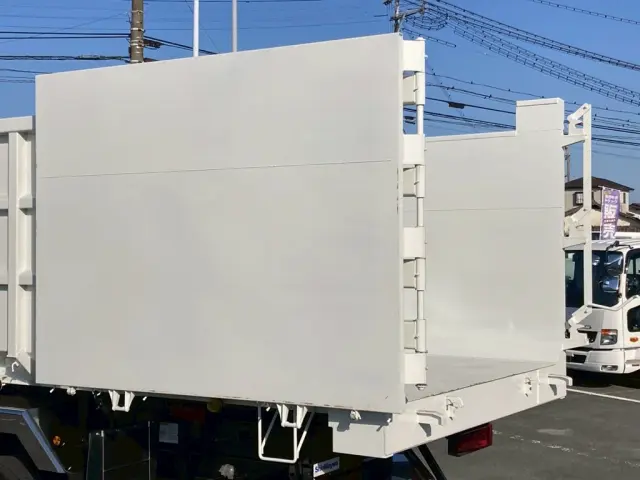 リヤゲートは片開き式です。|三菱 スーパーグレート 2PG-FV80VZの写真13