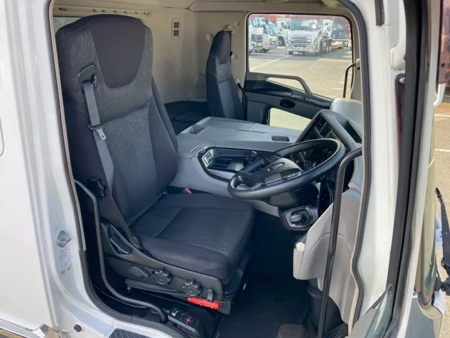 室内|三菱 スーパーグレート 2PG-FU74HZの写真7