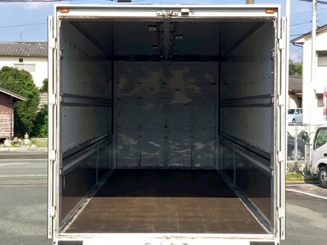 床面、ラッシングレールは2段です|三菱 スーパーグレート 2PG-FU74HZの写真11