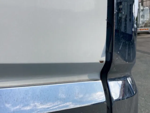 運転席ドアにすり傷が有ります|三菱 スーパーグレート 2PG-FU74HZの写真16