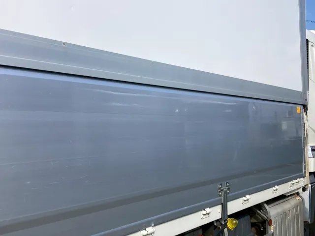 すり傷も有ります|三菱 スーパーグレート 2PG-FU74HZの写真19