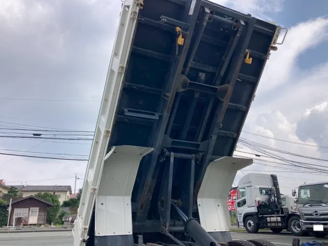 ボディー裏側の状態|日野 デュトロ TKG-XZU620T(2WD)の写真11