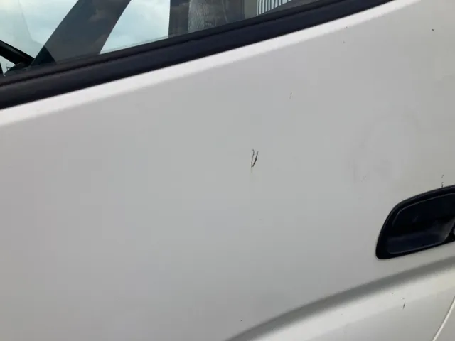 助手席側ドアにすり傷が有ります22|日野 デュトロ TKG-XZU620T(2WD)の写真22