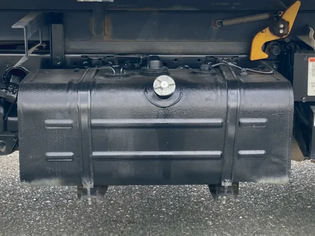 燃料タンクは80Lです|日野 デュトロ TKG-XZU620T(2WD)の写真27