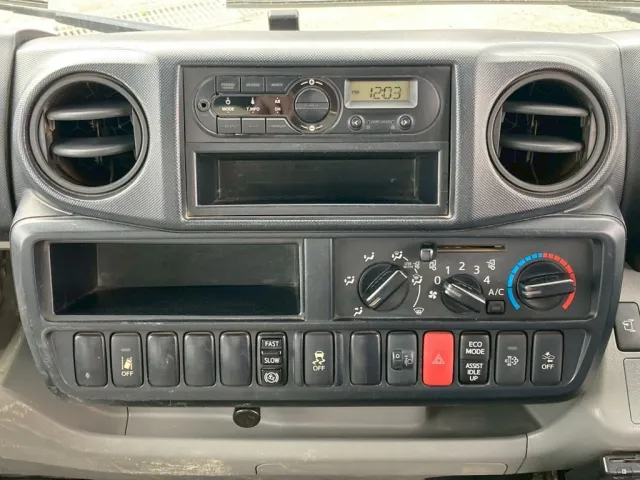 インパネ廻り|日野 デュトロ TKG-XZU620T(2WD)の写真29