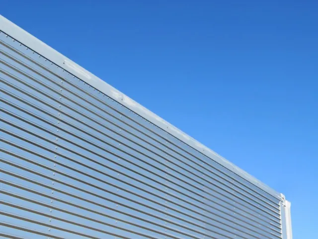 助手席側ウイング後方上部に、傷があります。|日野 レンジャー 2KG-FD2ABA(2WD)の写真23