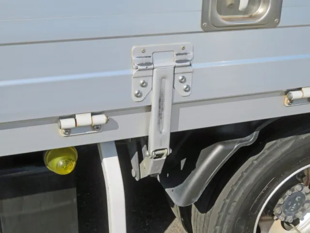 左右セイコーラックに、傷があります。|日野 レンジャー 2KG-FD2ABA(2WD)の写真26