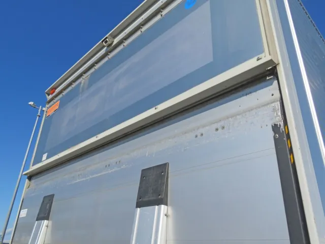 リアゲート上部に、傷があります。|日野 レンジャー 2KG-FD2ABA(2WD)の写真30