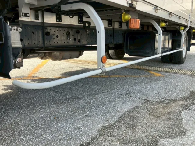 助手席側サイドバンパーの状態です。|日野 レンジャー 2KG-FD2ABA(2WD)の写真35