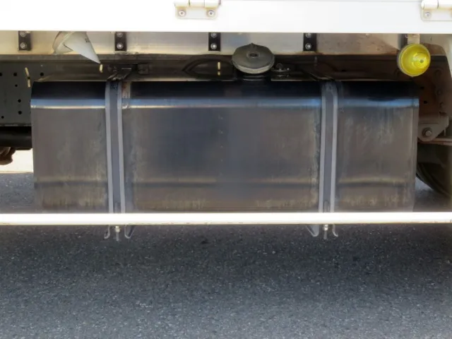 燃料タンクは、200Lです。|日野 レンジャー 2KG-FD2ABA(2WD)の写真38