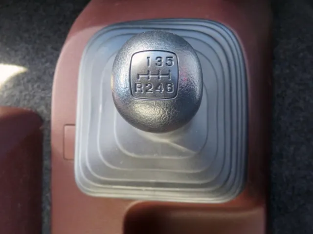 MT6速です。|日野 レンジャー 2KG-FD2ABA(2WD)の写真40