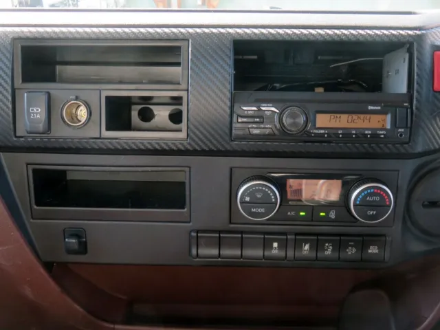 インパネ周りの状態です。（コンソールBOXが欠品しています）|日野 レンジャー 2KG-FD2ABA(2WD)の写真41