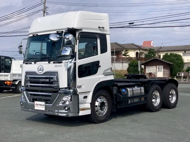 フロント周り、メッキパーツで飾っています。|UDトラックス  2DG-GW6ELHの写真1