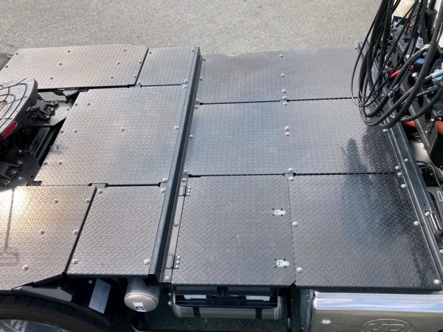 踊り場の状態です。|UDトラックス クオン 2DG-GW6ELHの写真10