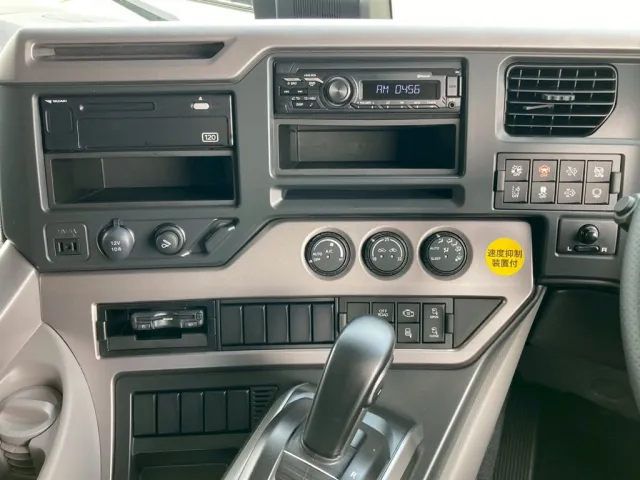 インパネ周りの状態です。|UDトラックス クオン 2DG-GW6ELHの写真17