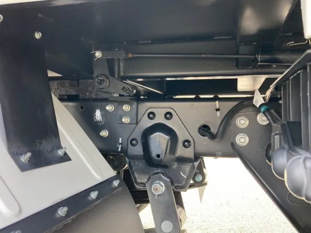 シャーシとネタの状態です。|マツダ トヨエース 2RG-LKR88AD(2WD)の写真6