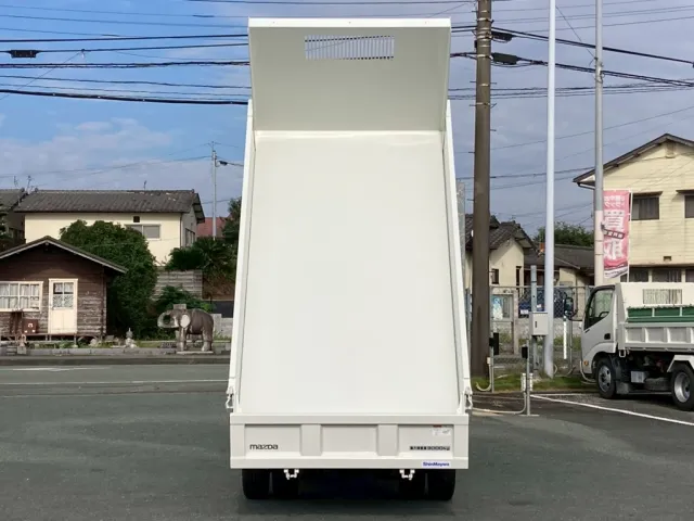 ボディー内|マツダ ダイナ 2RG-LKR88AD(2WD)の写真8