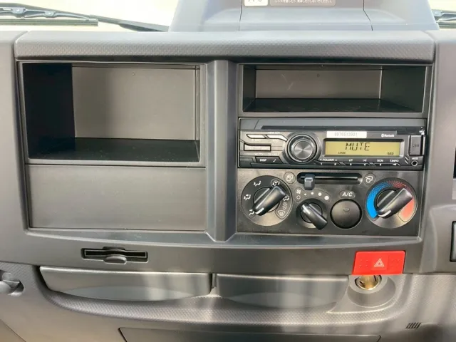 インパネ周りの状態です。|マツダ トヨエース 2RG-LKR88AD(2WD)の写真17