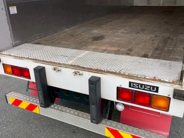 12|いすゞ ギガ QKG-CYL77AMの写真12