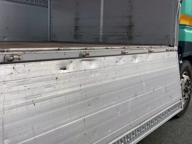 21|いすゞ ギガ QKG-CYL77AMの写真21